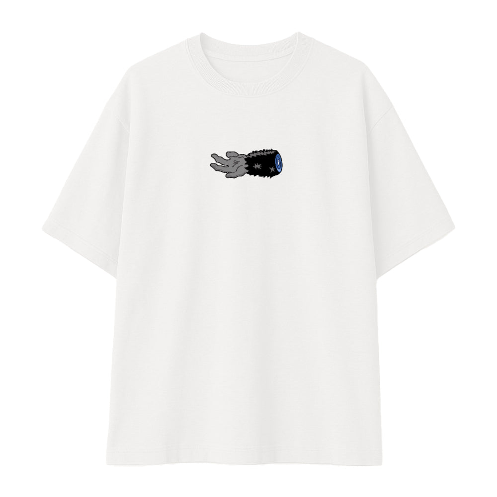 Remera oversize blanca personalizada fondo blanco