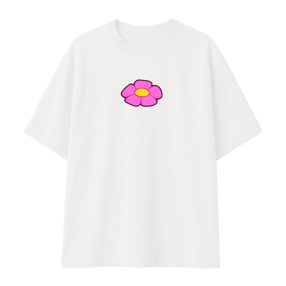 Remera oversize blanca personalizada fondo blanco