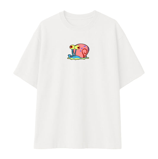 Remera oversize blanca personalizada fondo blanco